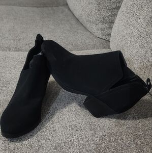 Elegant Black Ankle Boots